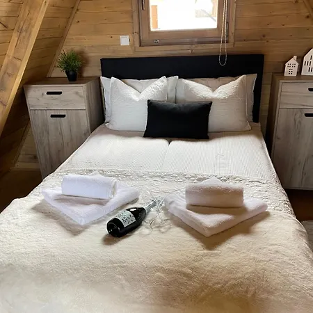 Obiteljska Oaza ヴラシチ