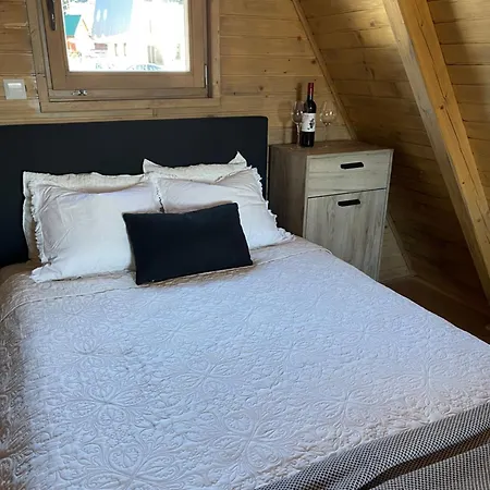 Obiteljska Oaza * ヴラシチ